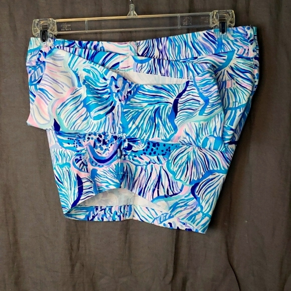 Lilly Pulitzer Kellar Stretch Shorts - Bermuda Blue Fishful Thinking - Picture 10 of 16